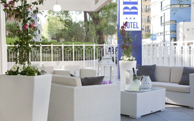 Hotel Bel Air вид на фасад