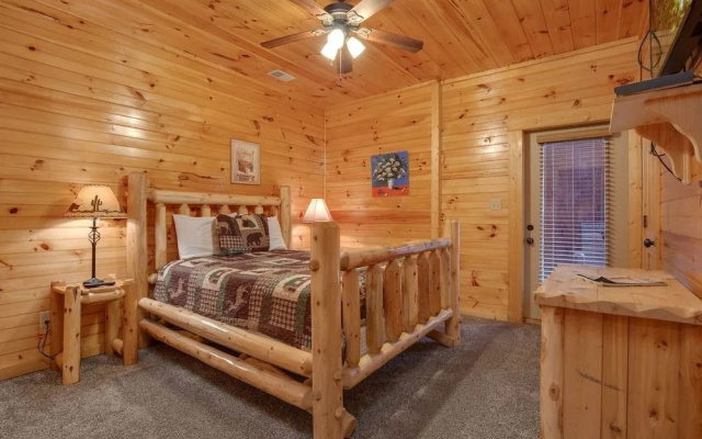 Pine Tree Lodge by Jackson Mountain Rentals
