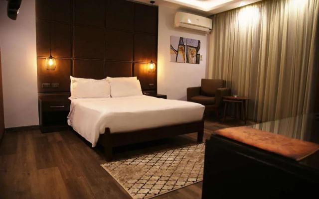 Pearl Hotel