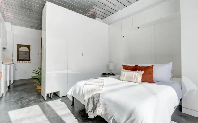 FRONTDESK Mikros on Ashbury Micro Apts Cleveland