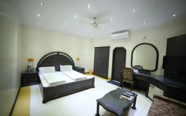 Hotel Naveen