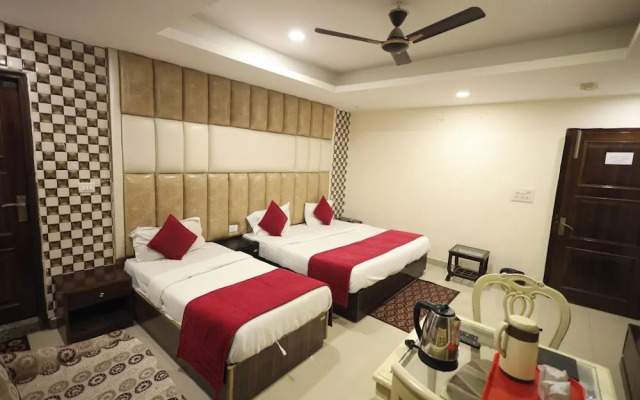 Airpot The Paramonnt Hotel