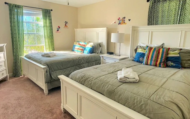 Paradise Palms 8955