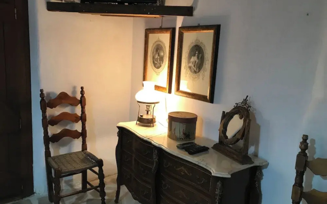 Mylopetra Four Seasons Traditional House