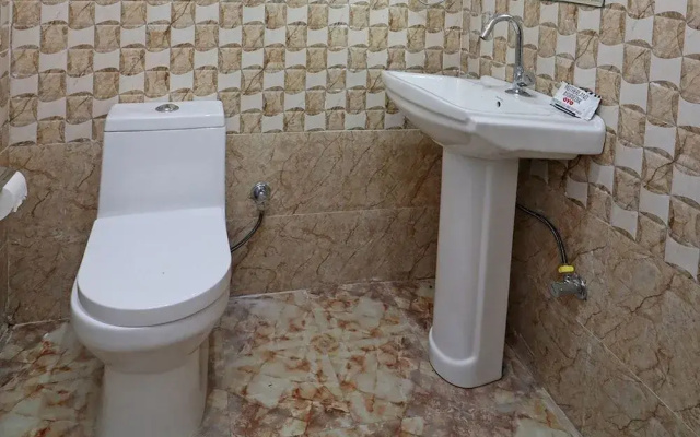 Oyo 29697 Glory Lazfina Guest House
