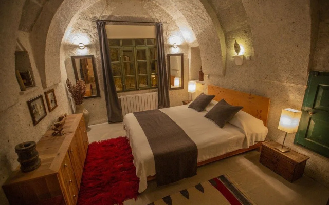 Asmali Cave House