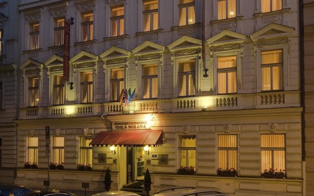 Отель Residence Mala Strana Прага вид на фасад