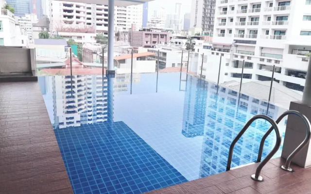 Icon Narindra Suites Hotel