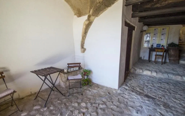 Sotto Il Castello