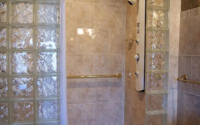 Altland House Inn and Suites