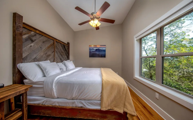 Pilot Cove Forest Lodging