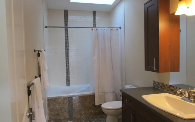 Chef's House Okanagan by Elevate Rooms