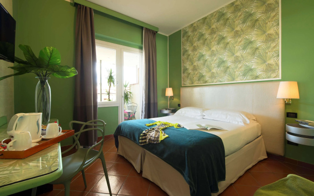 De La Pace, Sure Hotel Collection by Best Western