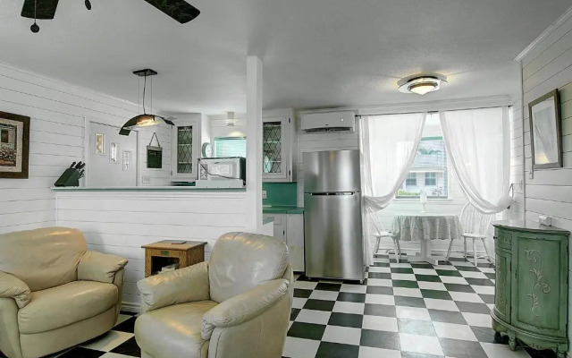 Le Chateau TS202