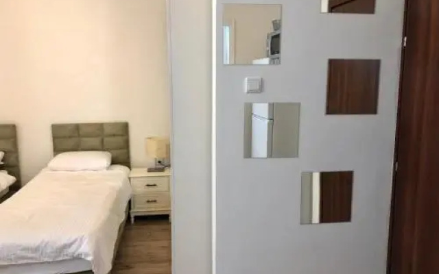 Studio Apartment Comfort In Bat Yam