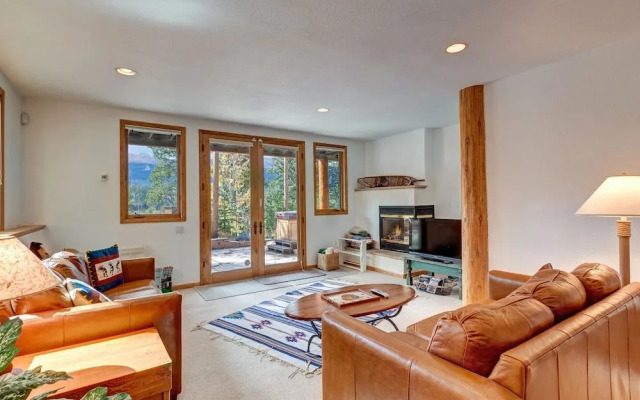 Ten Mile Lodge