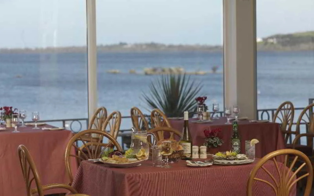 Pontoon Bridge Hotel