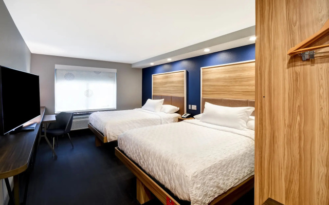 Tru by Hilton Sterling Heights Detroit