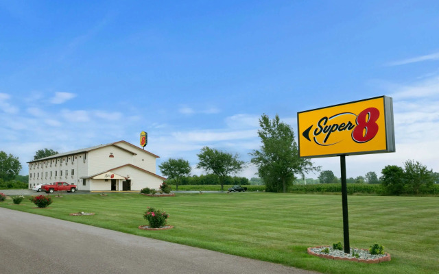 Super 8 by Wyndham Saginaw