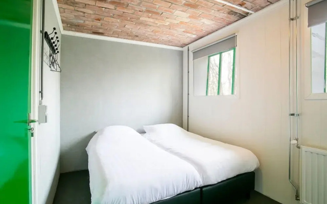 Cozy Holiday Home in Sint Maartensvlotbrug With a Garden