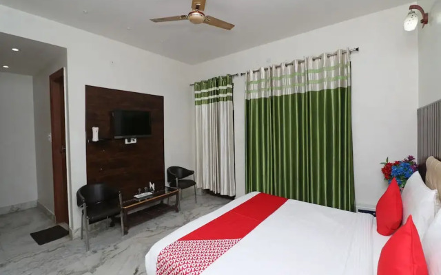 Collection O 28553 Galaxy Hotel