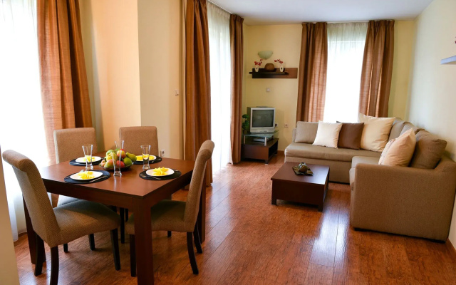 Hotel Bojur & Bojurland Apartment Complex