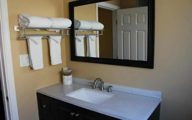 Carmel Wayfarer Inn