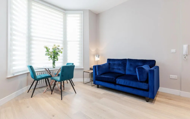 Stylish 2bed 2bath in Notting Hill