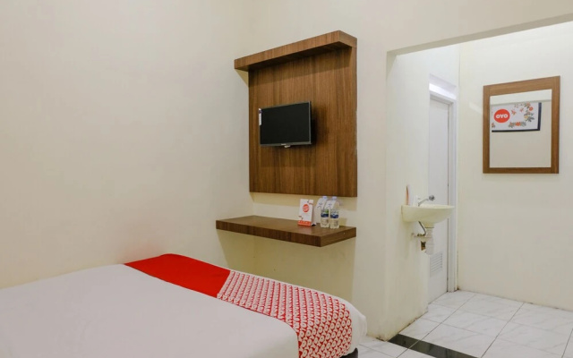 Semampir Residence by OYO Rooms