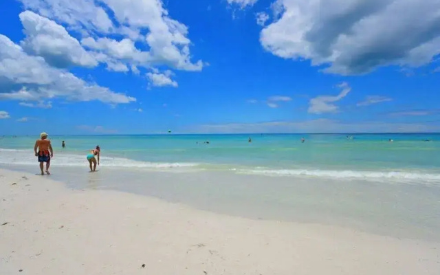 Classic Siesta Key Beachfront Home