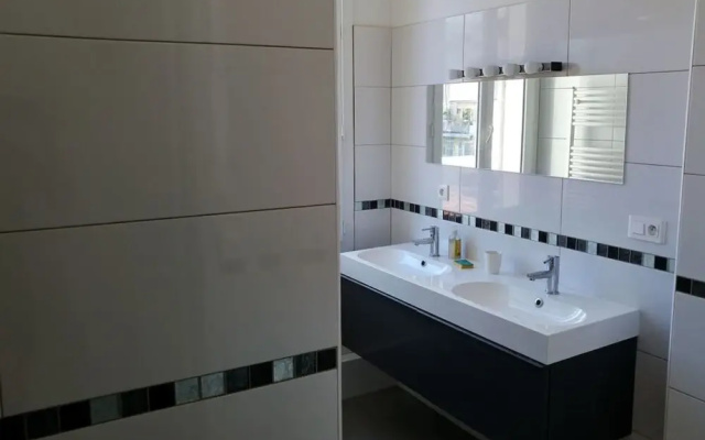 Beautiful 2-room apartment-Downtown/Cours Julien