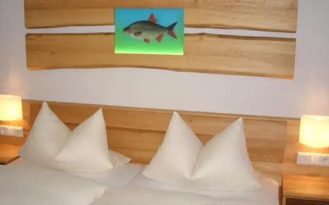 Karpfenhotel im Gasthaus Sindel-Buckel