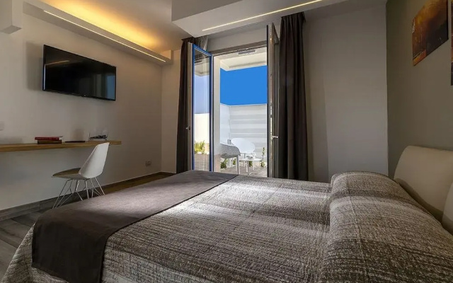 Sundeck Hotel & Spa