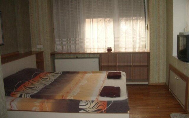 Отель Maystorov Guest House Болгария, Свиштов - отзывы, цены и фото номеров - забронировать отель Maystorov Guest House онлайн комната для гостей