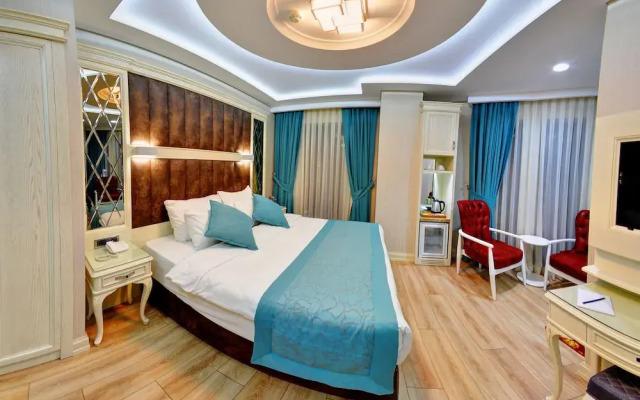Novelty Hotel