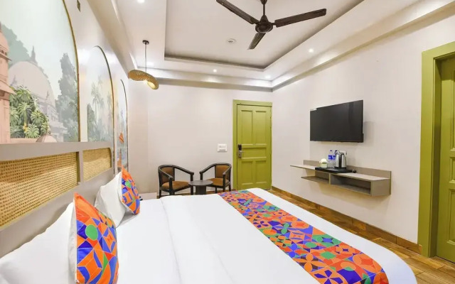 Fabhotel The White Pepper