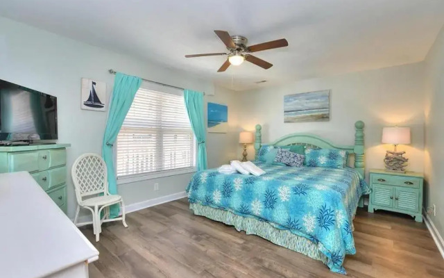 Ocean Walk 8103-Aqua Escape