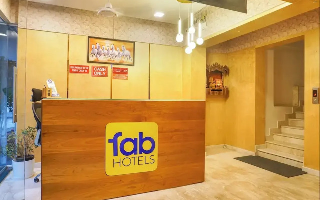 FabHotel Executive Pearl Inn - Nr. Twin tower