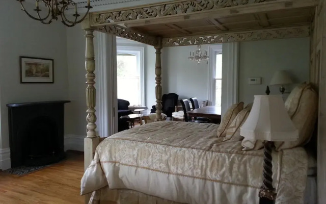 The Dufton House