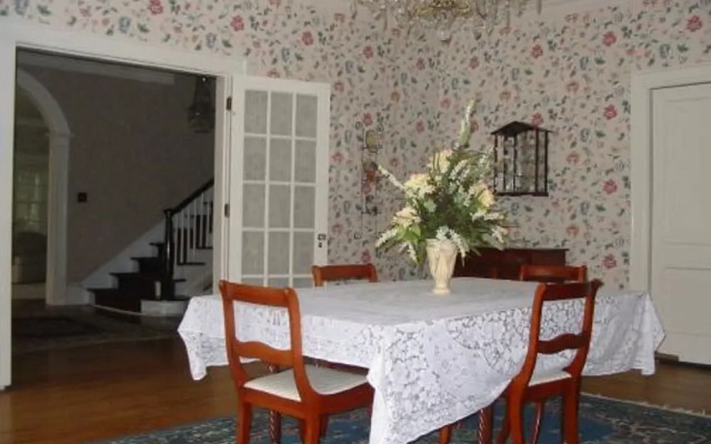 Mountain Laurel Bed & Breakfast