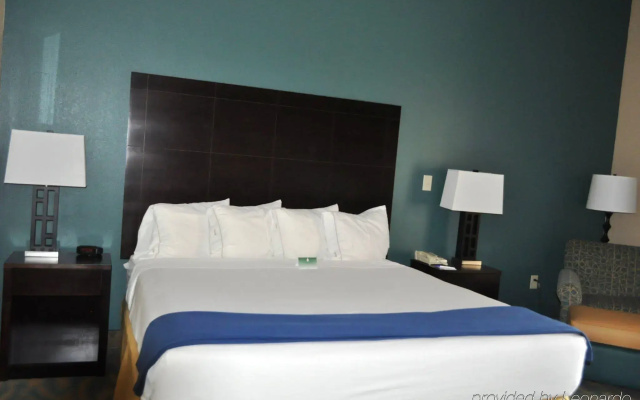 Holiday Inn Express Hotel & Suites Bluffton @ Hilton Head Area