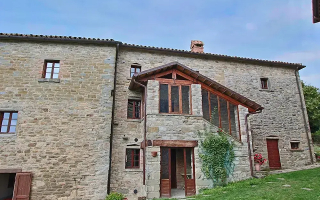 Farmhouse in Apecchio With Pool and Terrace