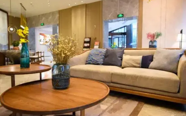 Gold Dragon Hotel