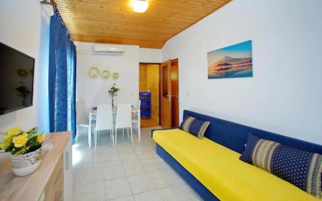 More - 600 m From Beach - SA4