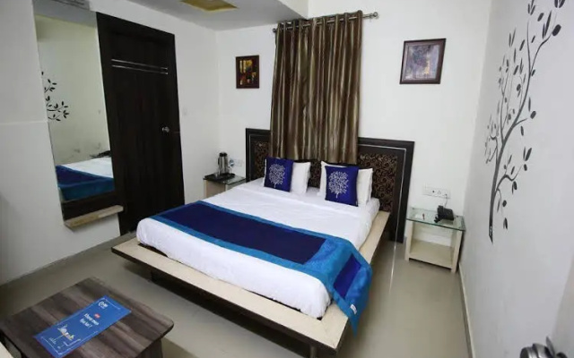 OYO Rooms City Pulse Gandhinagar Highway 2