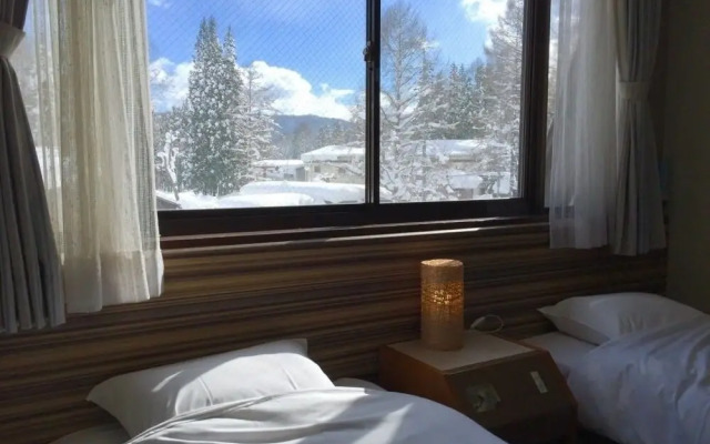Hakuba Landmark Iwatake Lodge