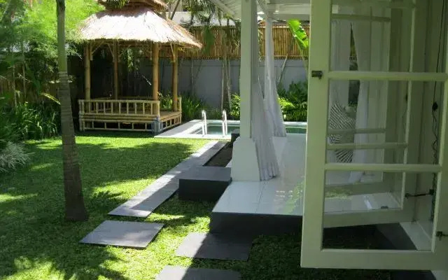 Villa Rumah Putih
