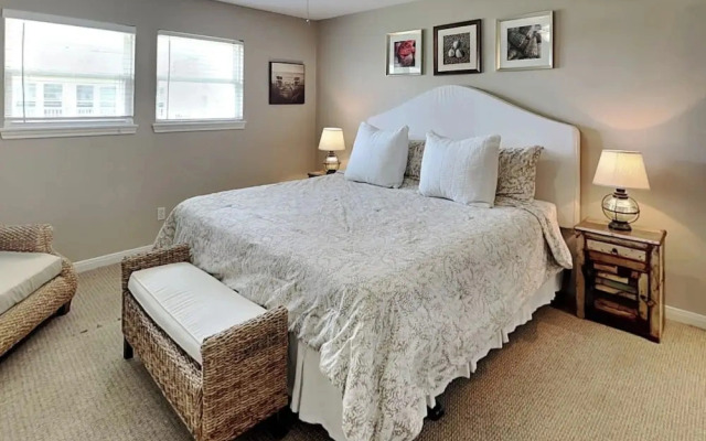 Molly's Dune by Ryson Vacation Rentals
