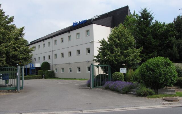 Отель Ibis Budget Liege Льеж вид на фасад