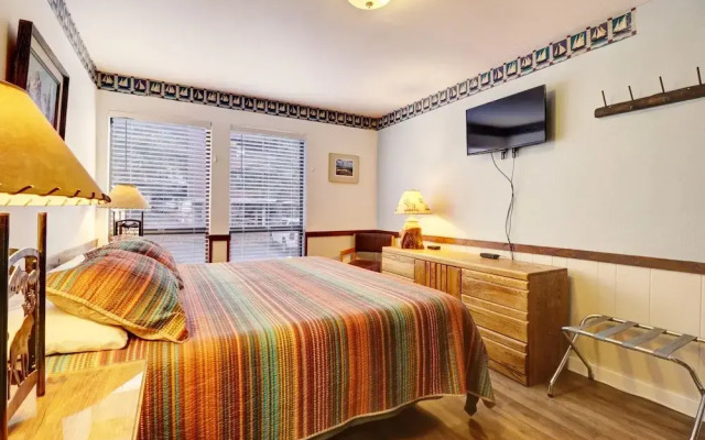 A106 Lake Cliffe 2 Bedroom Condo